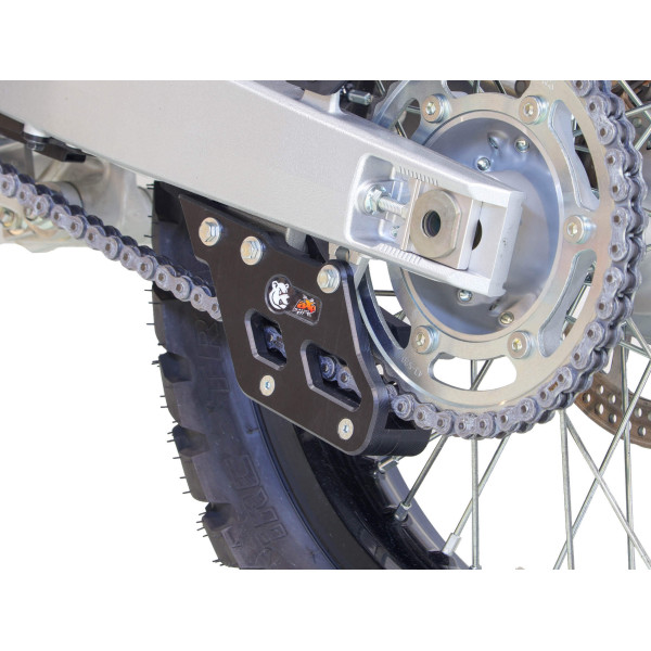 Rear view of the black chain guide in UHMW plastic for Suzuki DR-Z4S