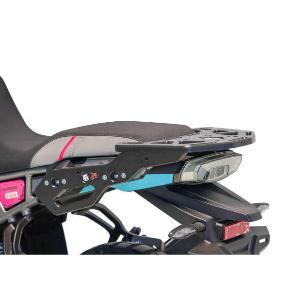 Vue arrière du porte paquet en plastique PEHD pour CFMoto MT450 / IBEX 450
